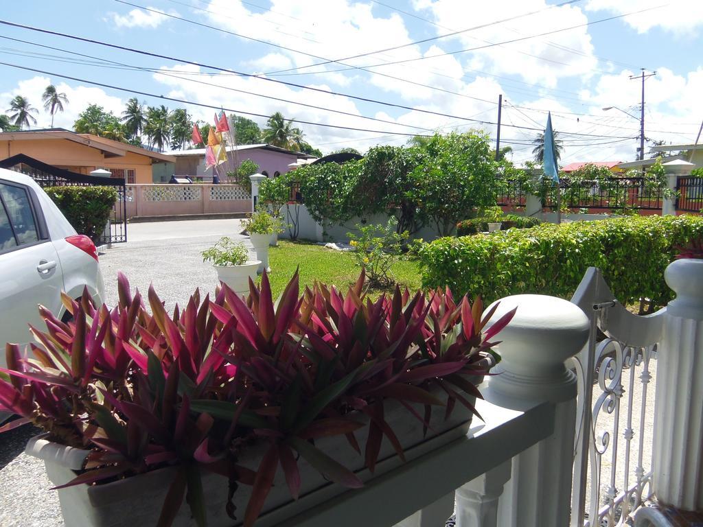 Airport Inn Piarco Экстерьер фото
